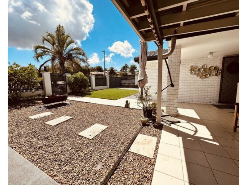 73 Hickey Way, Carrara QLD 4211