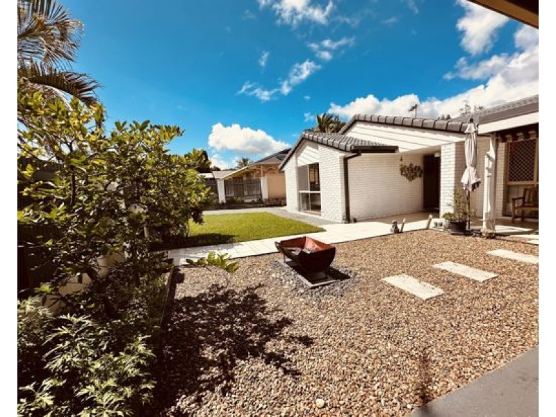 73 Hickey Way, Carrara QLD 4211