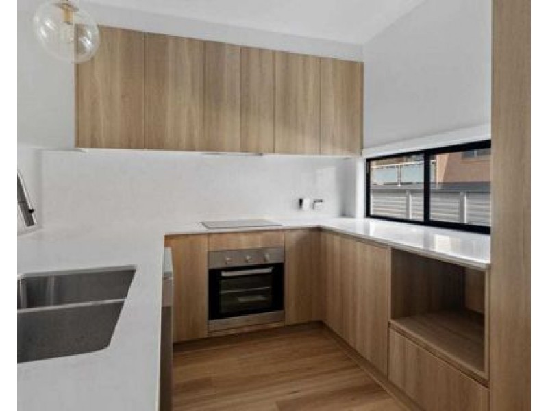 4B 4 ELIZABETH ST, Toowong QLD 4066