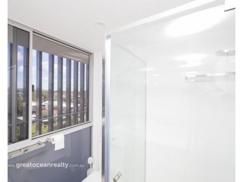 28/14-16 Bright Avenue, Labrador QLD 4215