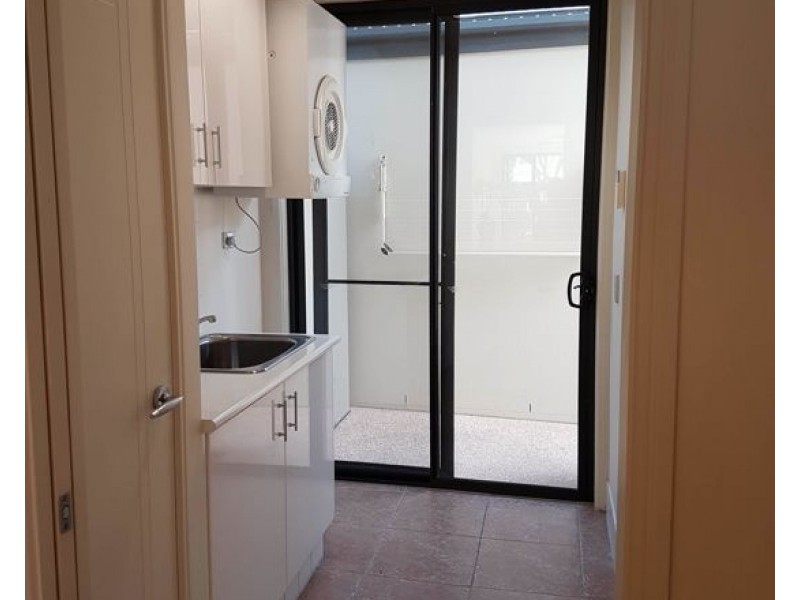 1 The Vistas Drive, Carrara QLD 4211