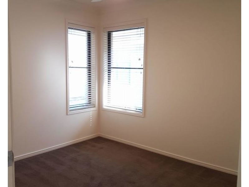 1 The Vistas Drive, Carrara QLD 4211
