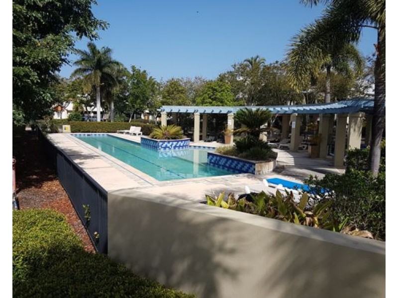 1 The Vistas Drive, Carrara QLD 4211