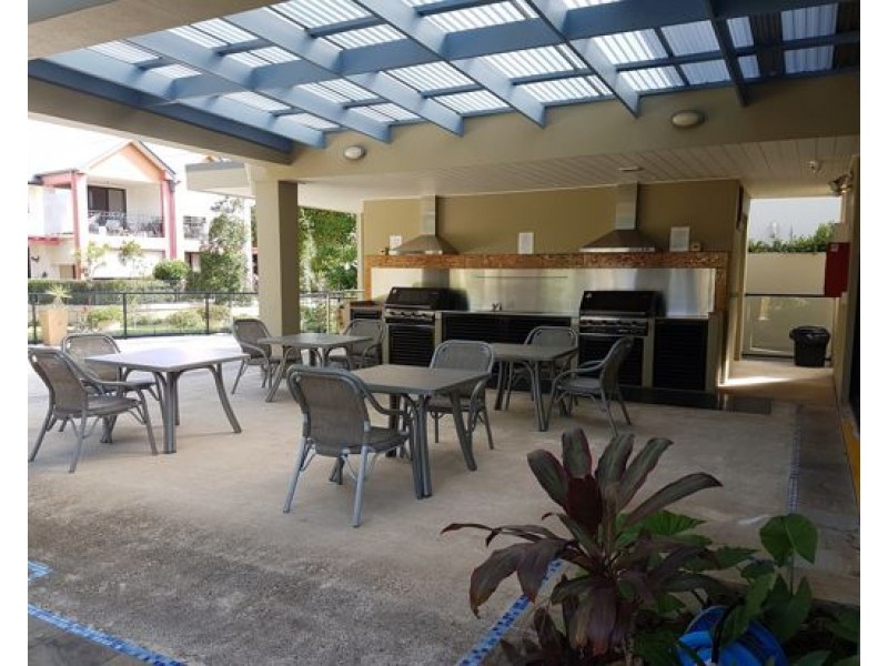 1 The Vistas Drive, Carrara QLD 4211