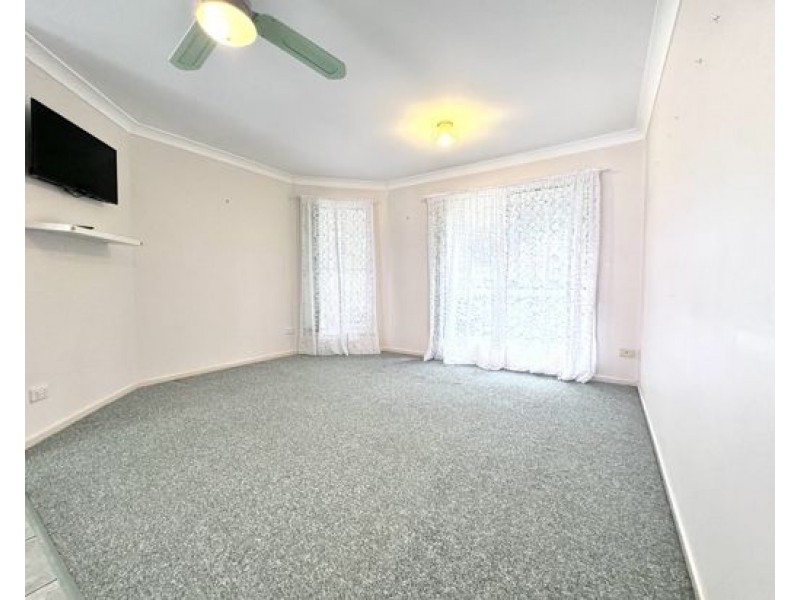 1 Challenger Ave, Flinders View QLD 4305