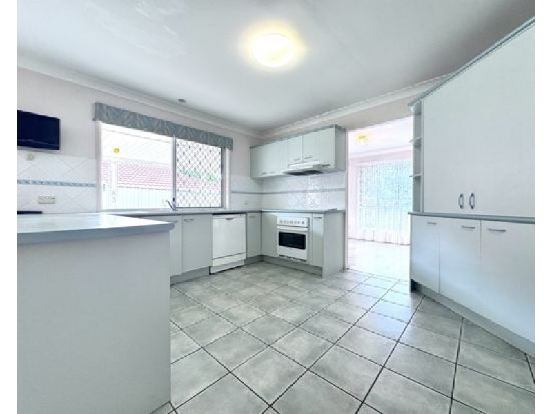1 Challenger Ave, Flinders View QLD 4305