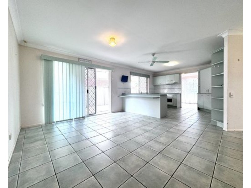 1 Challenger Ave, Flinders View QLD 4305