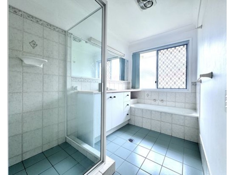 1 Challenger Ave, Flinders View QLD 4305