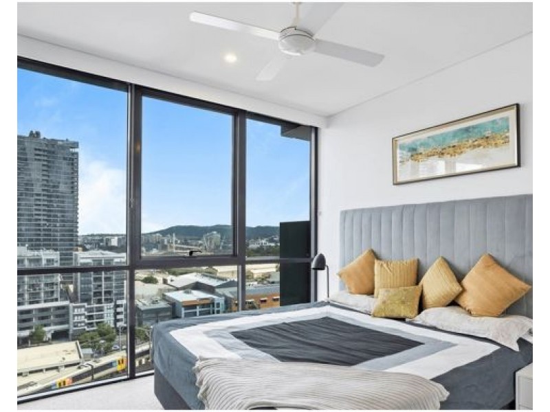 1111/19 Hope Street, South Brisbane QLD 4101