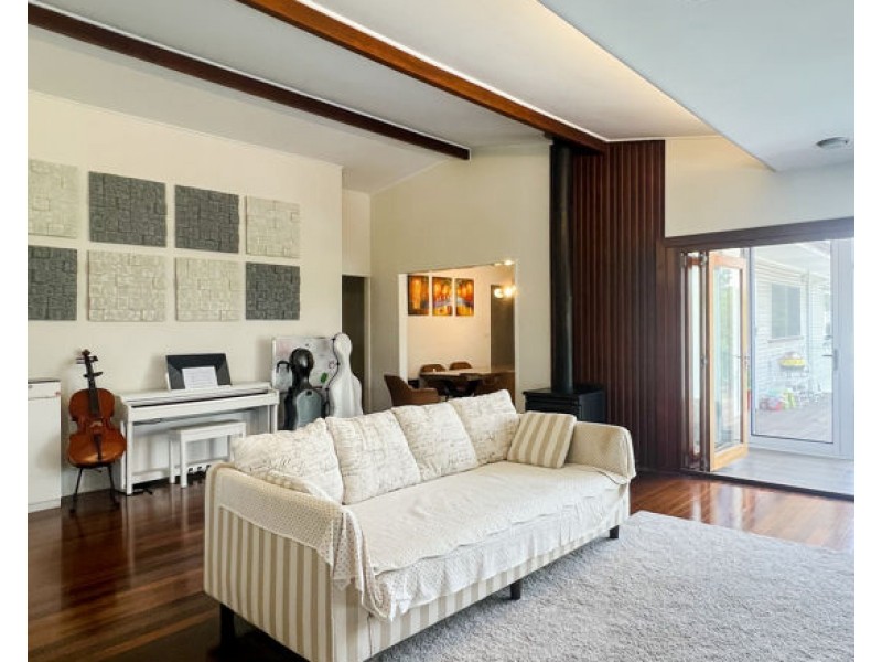 61 Coverdale Street, Indooroopilly QLD 4068