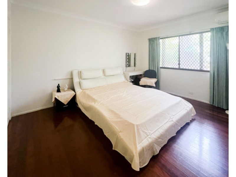 61 Coverdale Street, Indooroopilly QLD 4068