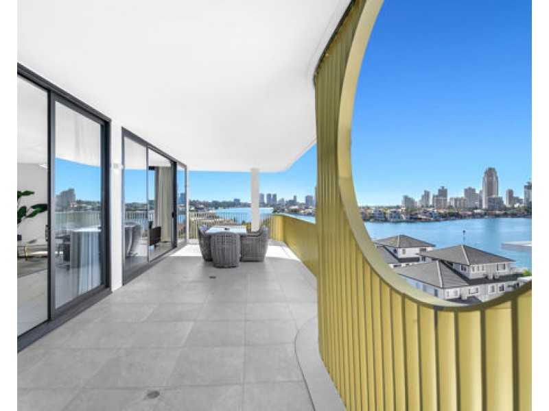 82 Stanhill Drive, Surfers Paradise QLD 4217