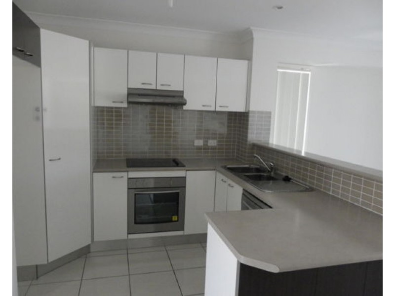 22 99 Peverell Street, Hillcrest QLD 4118