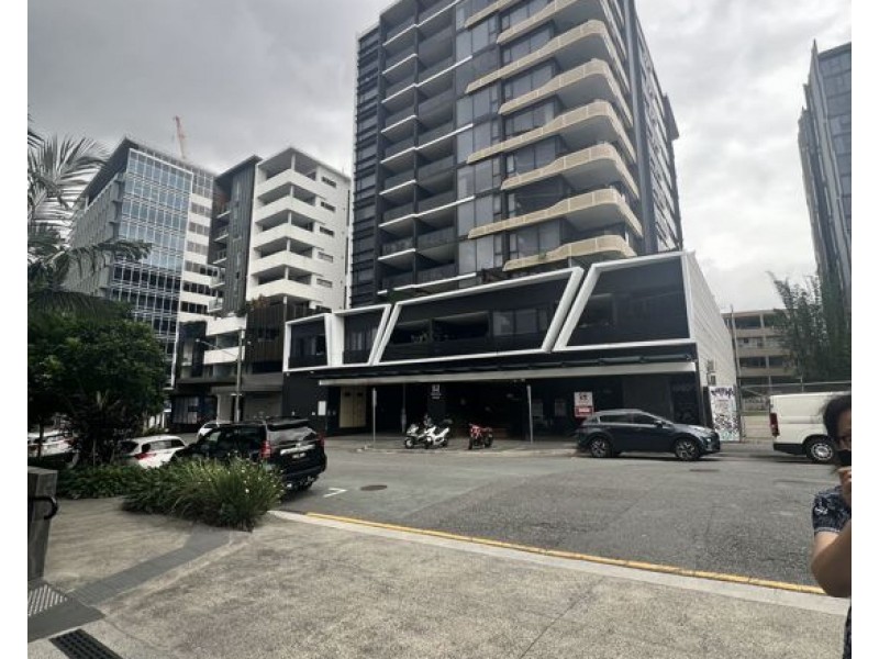 10609/16 Edmondstone Street, South Brisbane QLD 4101