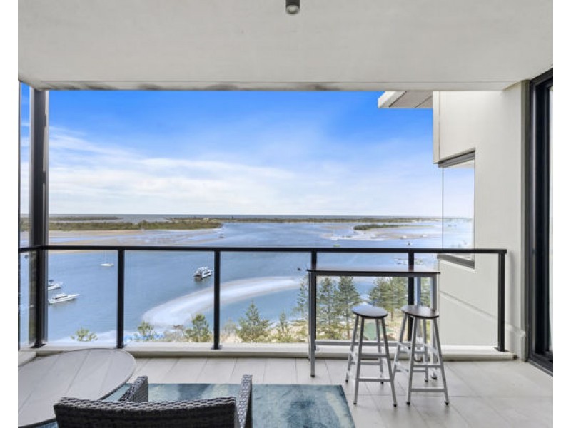 1402/372 Marine Parade, Labrador QLD 4215