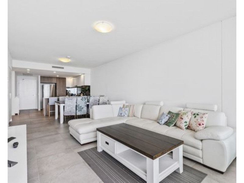 1402/372 Marine Parade, Labrador QLD 4215