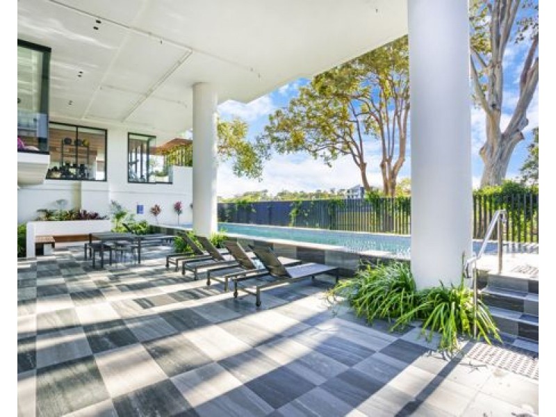1402/372 Marine Parade, Labrador QLD 4215