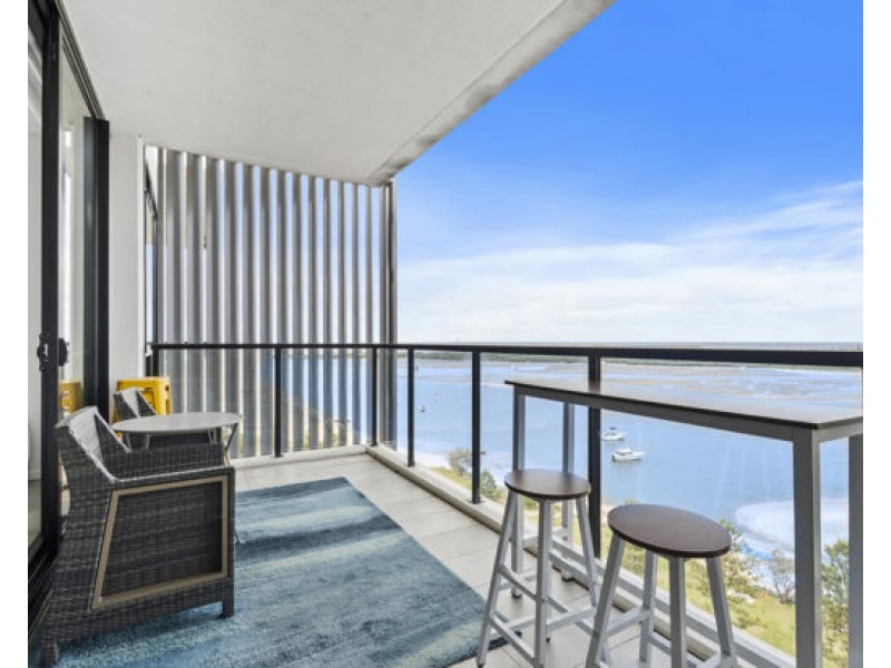 1402/372 Marine Parade, Labrador QLD 4215