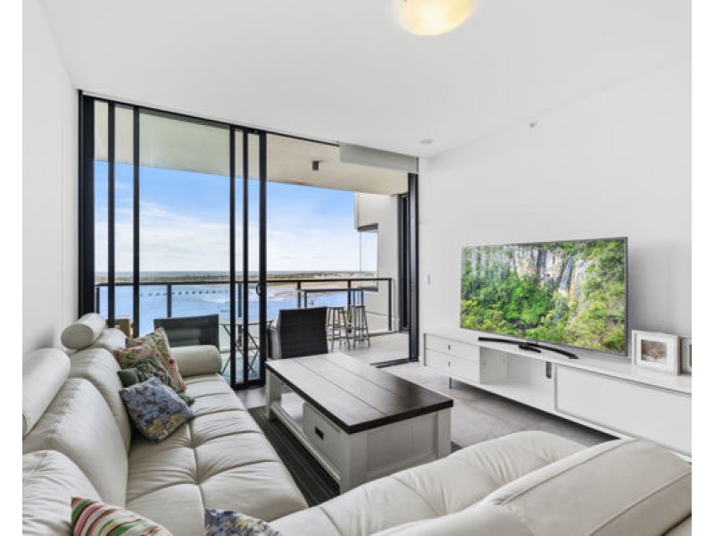 1402/372 Marine Parade, Labrador QLD 4215