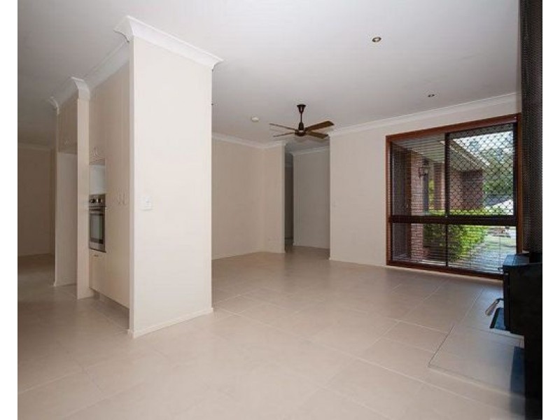 10 Pappas Way, Carrara QLD 4211