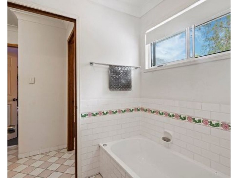 896 Kingston Rd, Waterford West QLD 4133