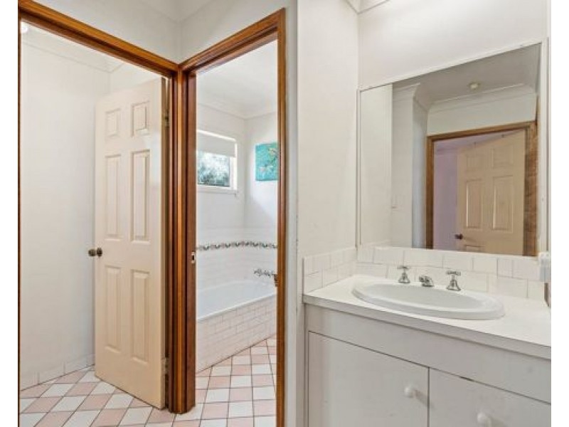 896 Kingston Rd, Waterford West QLD 4133