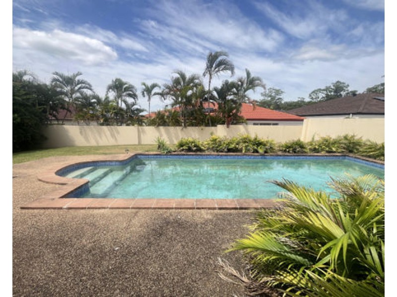 34 Nottinghill Gate Drive, Arundel QLD 4214