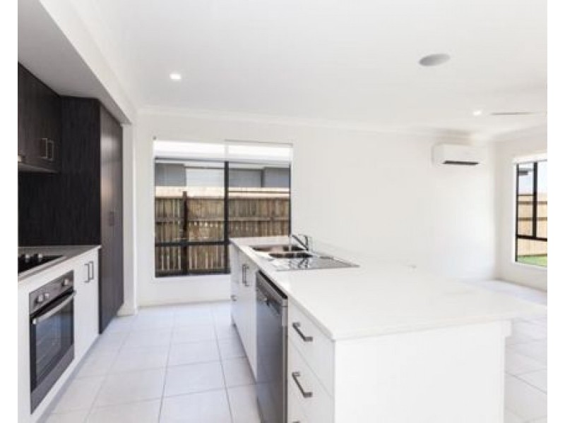 11 SPLENDID CLOSE, Pallara QLD 4110