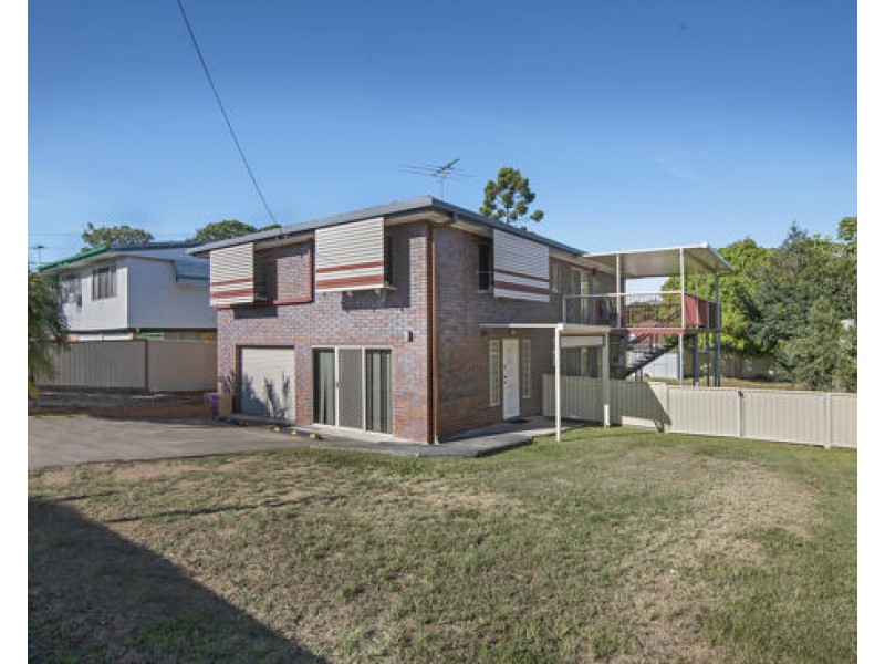 223 Broadwater Road, Mansfield QLD 4122
