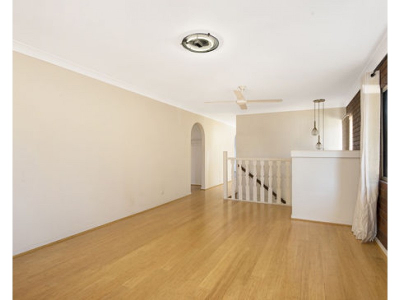 223 Broadwater Road, Mansfield QLD 4122