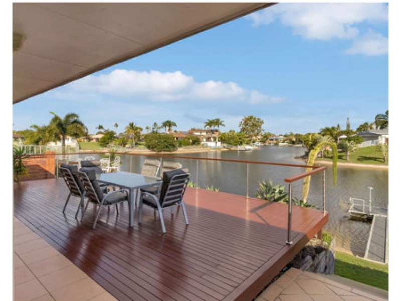 6 CHALE COURT, Bundall QLD 4217