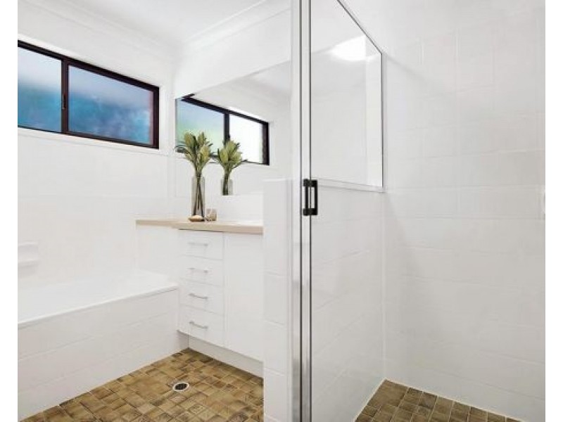 1 Coolehull St, The Gap QLD 4061