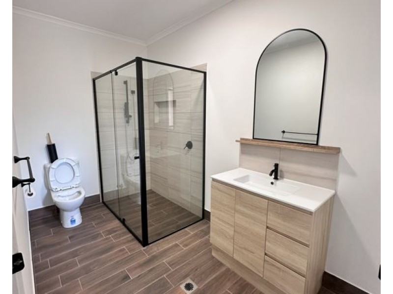 4 Raffin Crescent, Calamvale QLD 4116