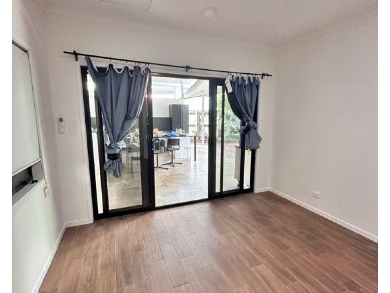 4 Raffin Crescent, Calamvale QLD 4116