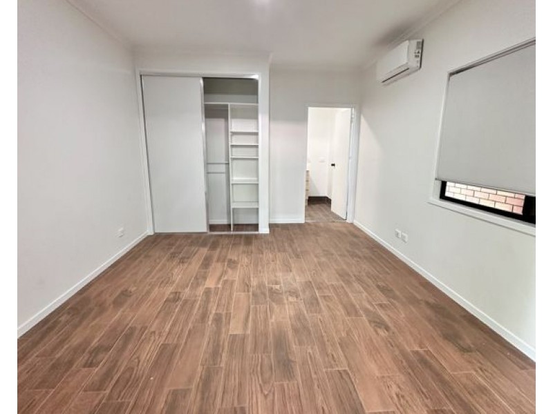 4 Raffin Crescent, Calamvale QLD 4116