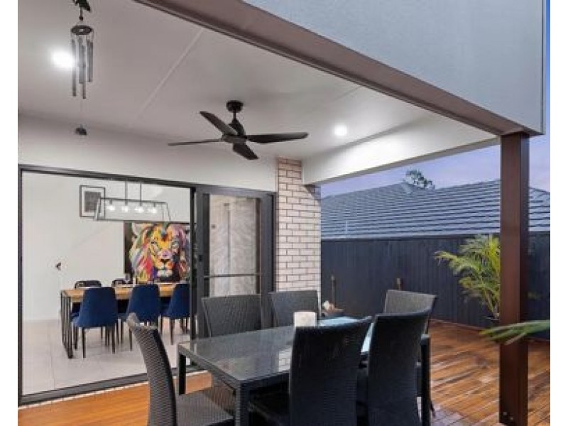 219 Woodline Drive, Spring Mountain QLD 4124