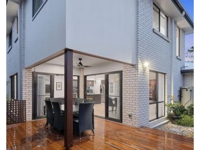 219 Woodline Drive, Spring Mountain QLD 4124