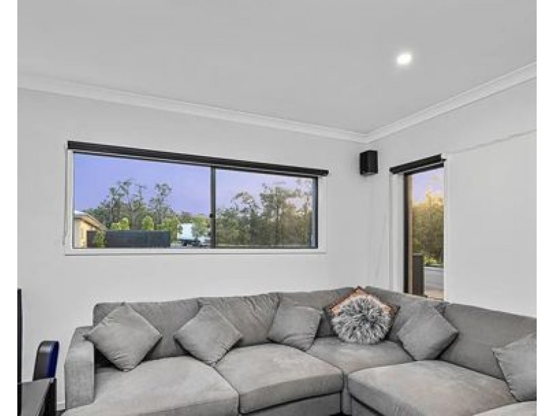 219 Woodline Drive, Spring Mountain QLD 4124