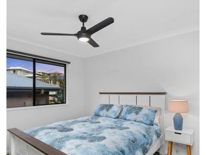 219 Woodline Drive, Spring Mountain QLD 4124