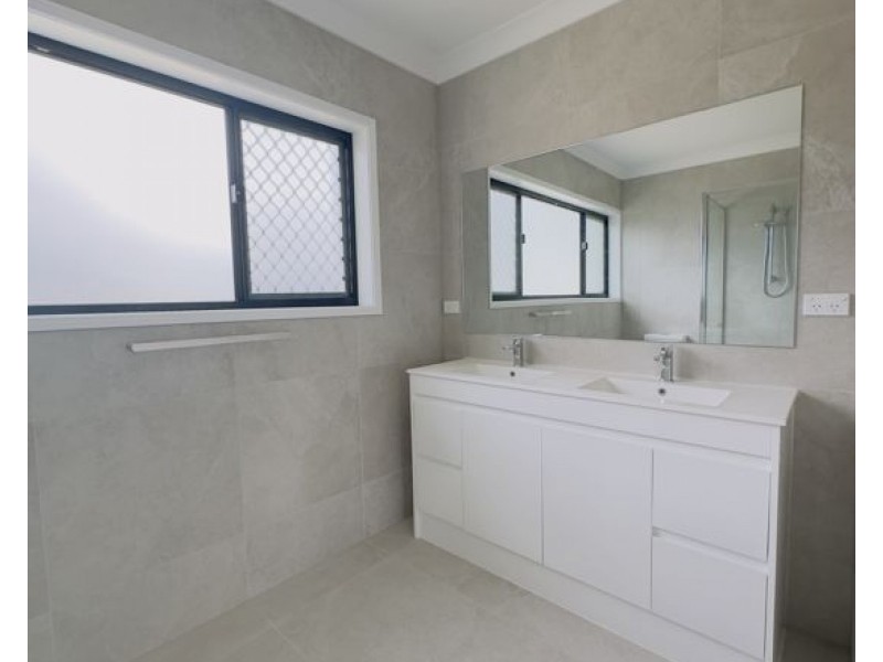 4 92 Frizzell Street, Stretton QLD 4116