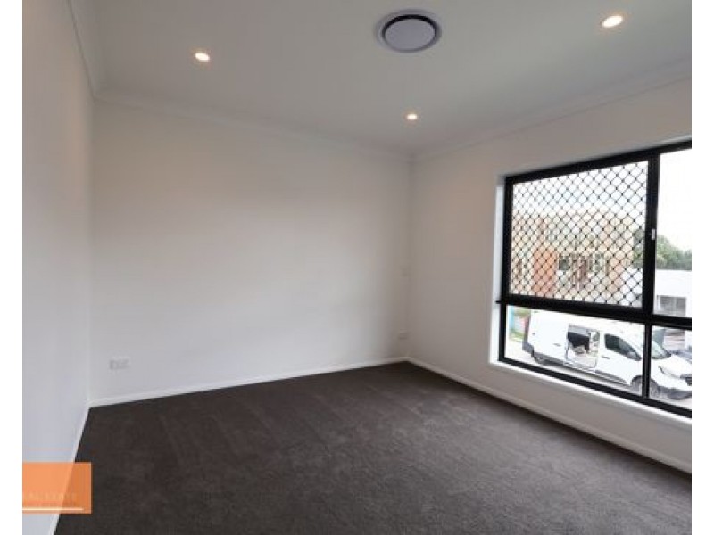 4 92 Frizzell Street, Stretton QLD 4116