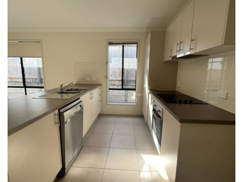 23 eagleton Crescent, Leichhardt QLD 4305