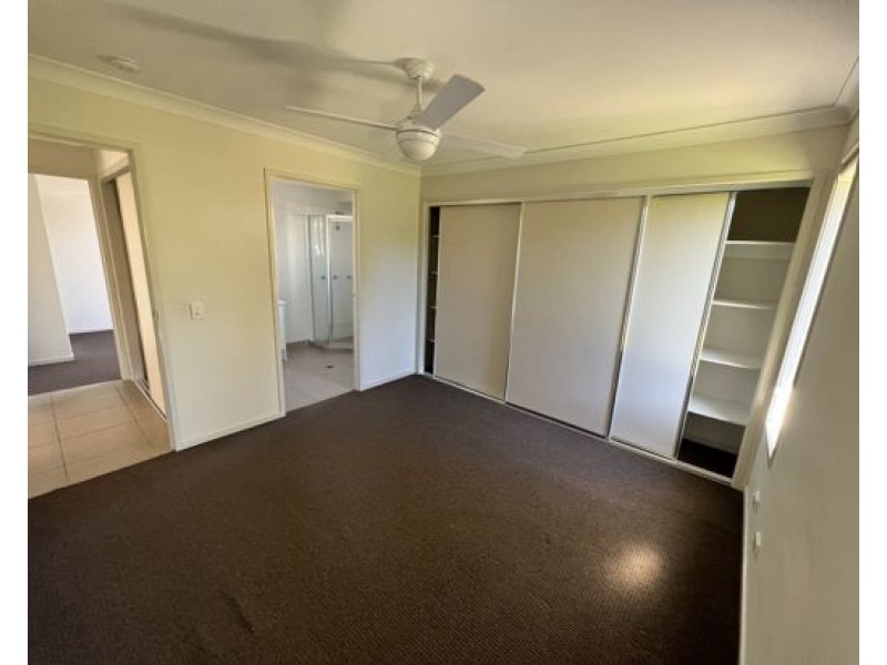 23 eagleton Crescent, Leichhardt QLD 4305