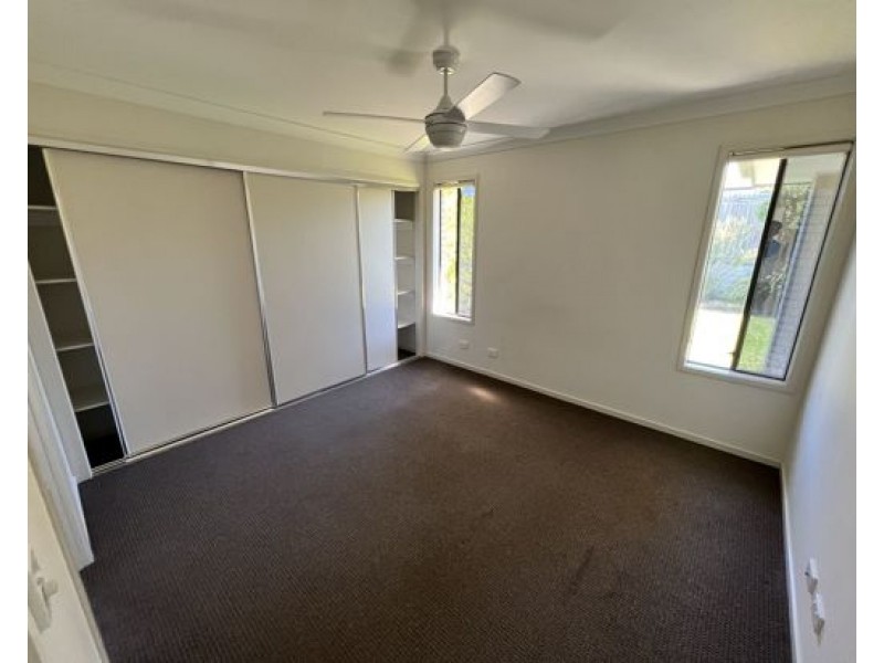 23 eagleton Crescent, Leichhardt QLD 4305