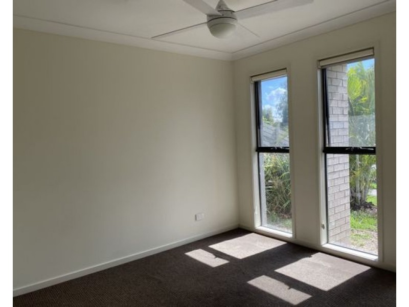 23 eagleton Crescent, Leichhardt QLD 4305