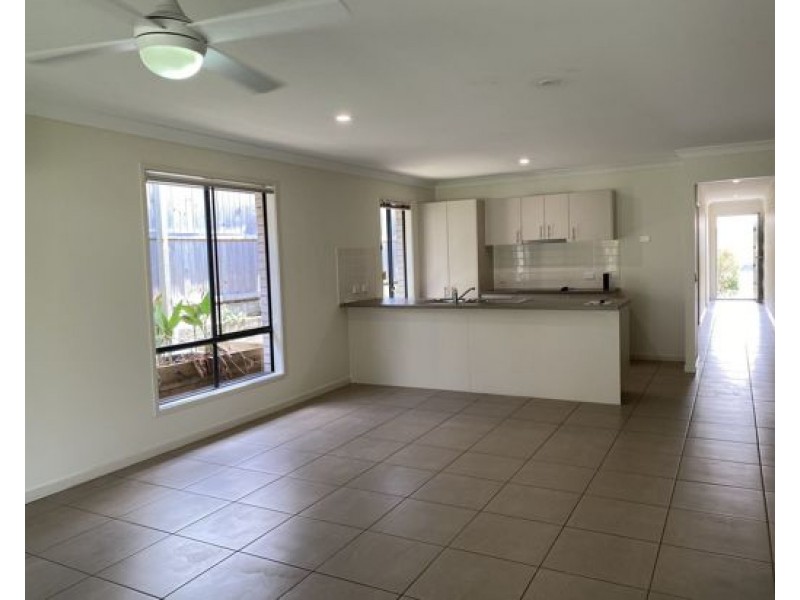 23 eagleton Crescent, Leichhardt QLD 4305