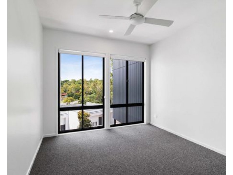 66/7 Lawrence Lyons Place, Kenmore QLD 4069