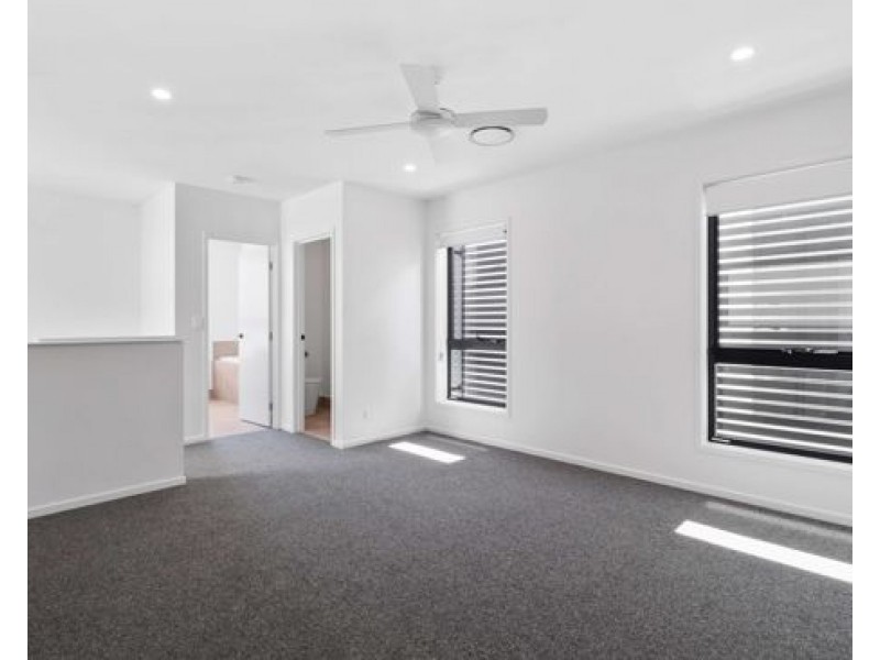 66/7 Lawrence Lyons Place, Kenmore QLD 4069