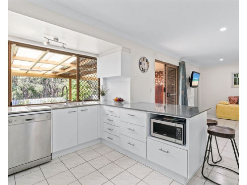 8 EVEREST DRIVE, Southport QLD 4215