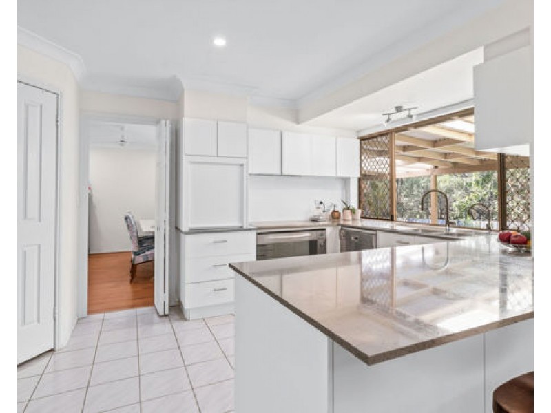 8 EVEREST DRIVE, Southport QLD 4215